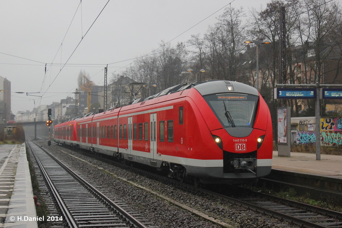 DB 1440 310-9 &1440 321-6 als S8 in Wuppertal Barmen, Dezember 2014.