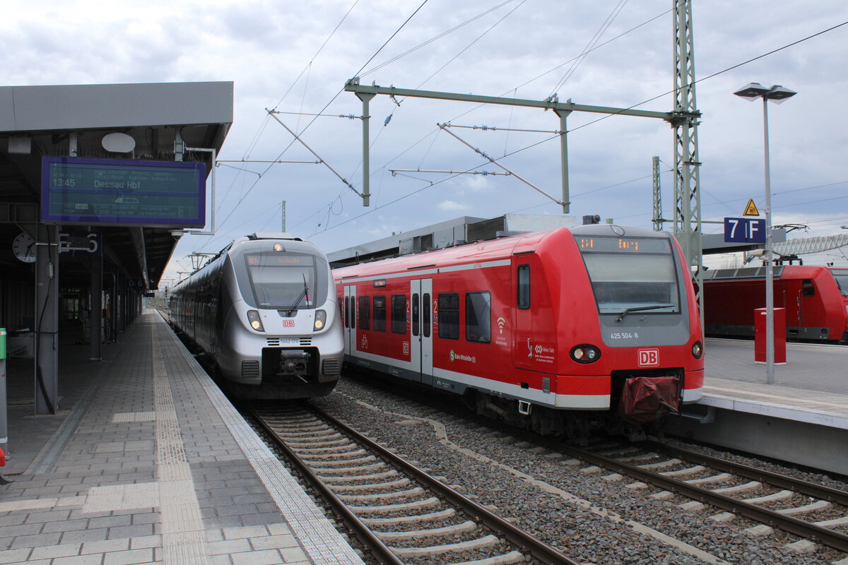 DB 1442 170 als RE 16135 nach Dessau und DB S-Bahn Mittelelbe 425 504-8 als RB 16421 von Braunschweig Hbf nach Burg (Magdeburg), am 05.04.2024 in Magdeburg Hbf.