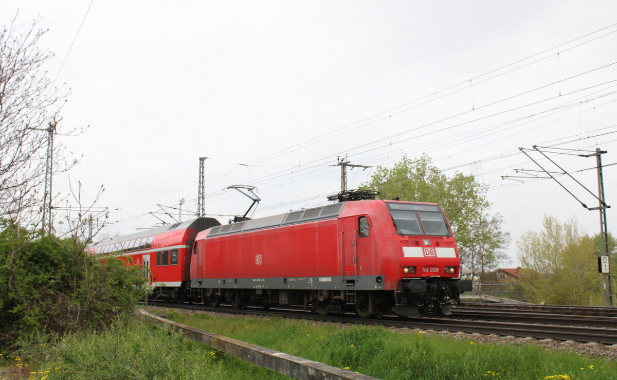 DB 146 008 mit der RB 16419 von Braunschweig Hbf nach Burg (Magdeburg), am 06.05.2023 am Abzweig Brücke in Magdeburg.