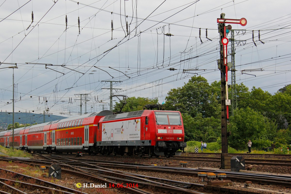 DB 146 023 mit RE5 in Koblenz L�tzel, Juni 2014.