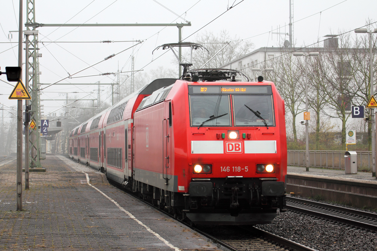 DB 146 118-5 als RE2 nach Münster(Westfl.) Hbf. bei der Ausfahrt in Recklinghausen Hbf. 18.12.2017