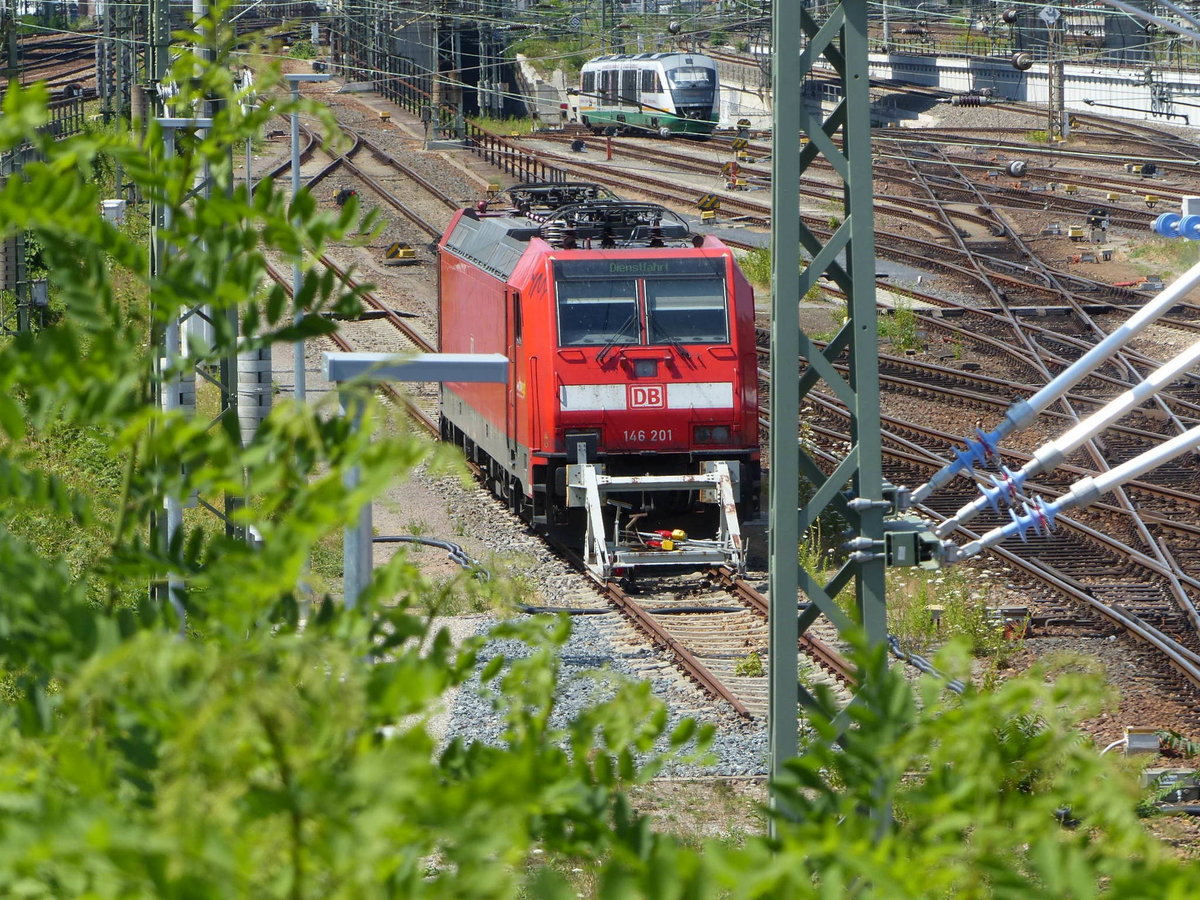 DB 146 201 am 10.07.2019 beim pausieren in Dresden Hbf.