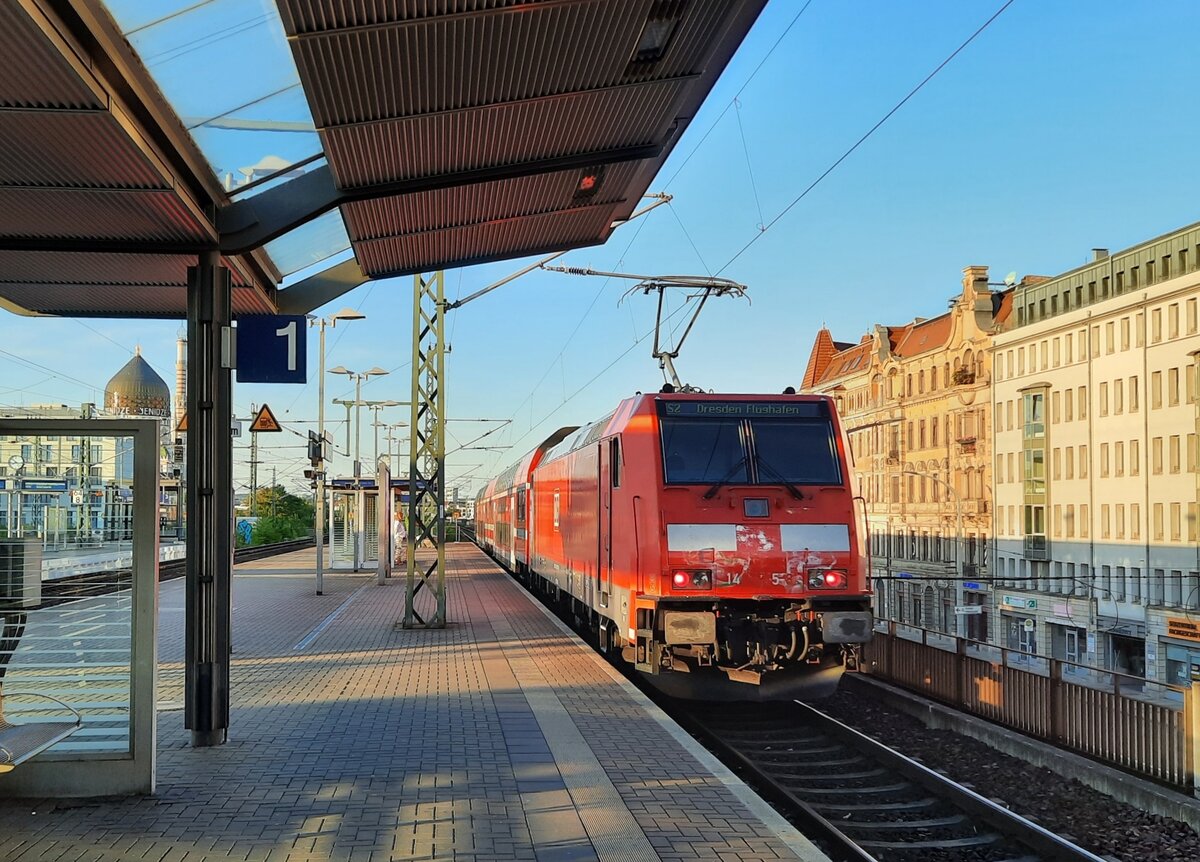DB 146 225-8 mit der S 32766 (S2) von Dresden Hbf nach Dresden-Flughafen, am 07.08.2022 in Dresden Mitte.