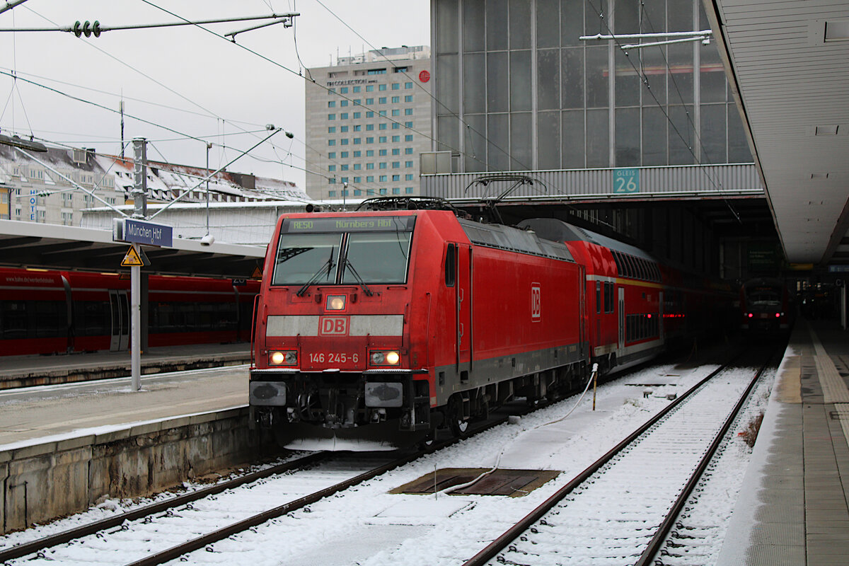 DB 146 245-6 verlässt München Hbf als RE50 nach Nürnberg Hbf. (26.02.2023)