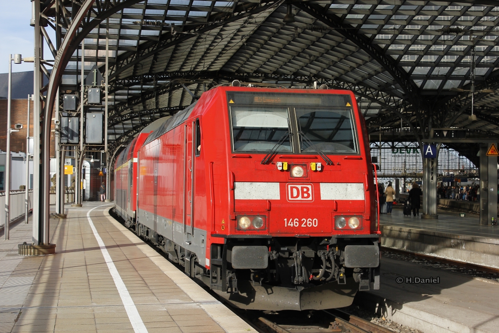 DB 146 260 mit RE5 in K�ln Hbf, November 2015.