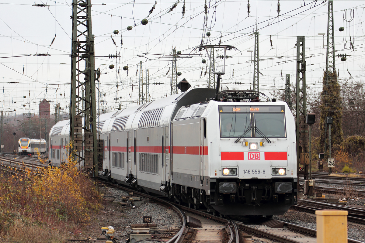 DB 146 556-6 mit IC 2044 nach Köln Hbf. bei der Einfahrt in Hamm(Westfl.) Hbf. 29.11.2018