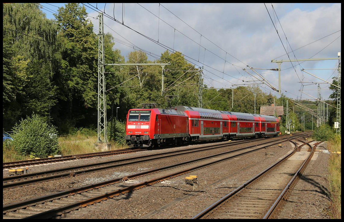 DB 146029 verlässt hier am 25.8.2020 um 9.51 Uhr das Hauptgleis und fährt im ehemaligen Grenzbahnhof Marienborn an den Bahnsteig. Der Zug ist als RB 40 nach Burg unterwegs.