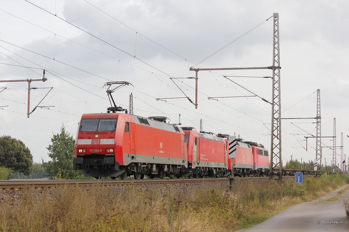 DB 152 004 mit DB 185 402, DB 152 035 DB 140 850-8 mit G�terzug in Dedensen G�mmer, September 2016.