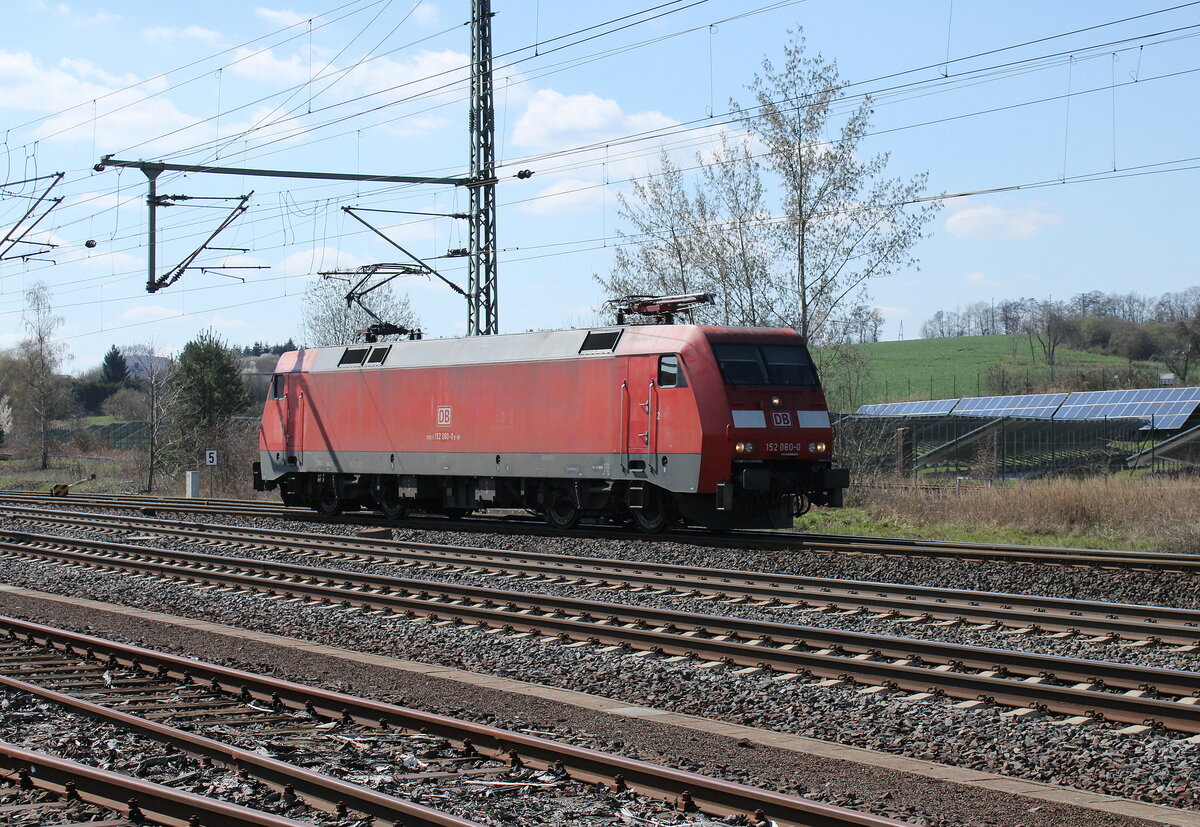 DB 152 060-0 erreicht am 05.04.2023 aus Richtung Bebra kommend ihren Zielbahnhof Gerstungen.