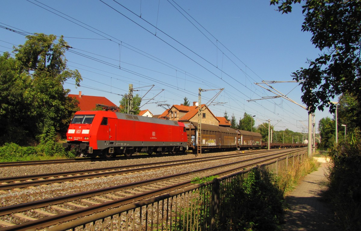 DB 152 070-9 mit einem gemischten Gterzug Richtung Eisenach, am 06.09.2013 in Erfurt Bischleben.