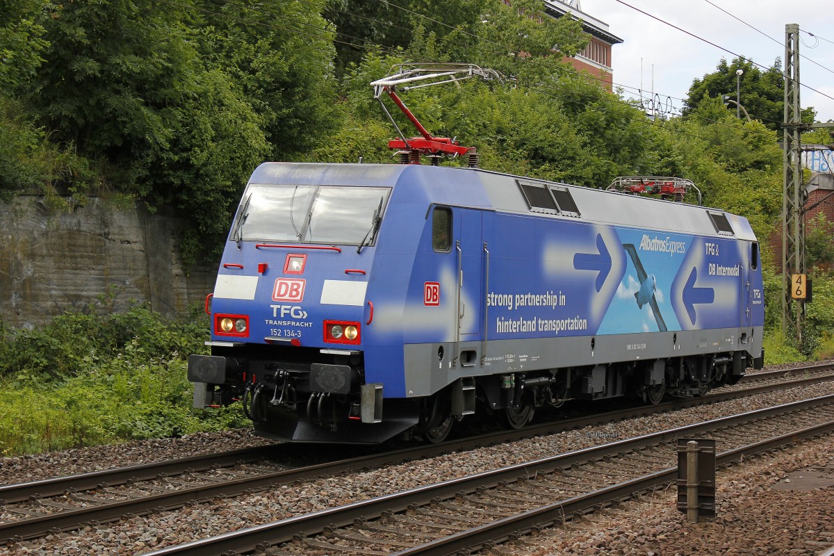DB 152 134-3 Albatros TFG in Hamburg Harburg, Juli 2015.