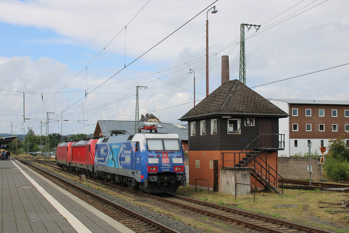 DB 152 135-0  TFG Transfracht  am 30.07.2023 am ehem. Stellwerk Ln in Bebra.