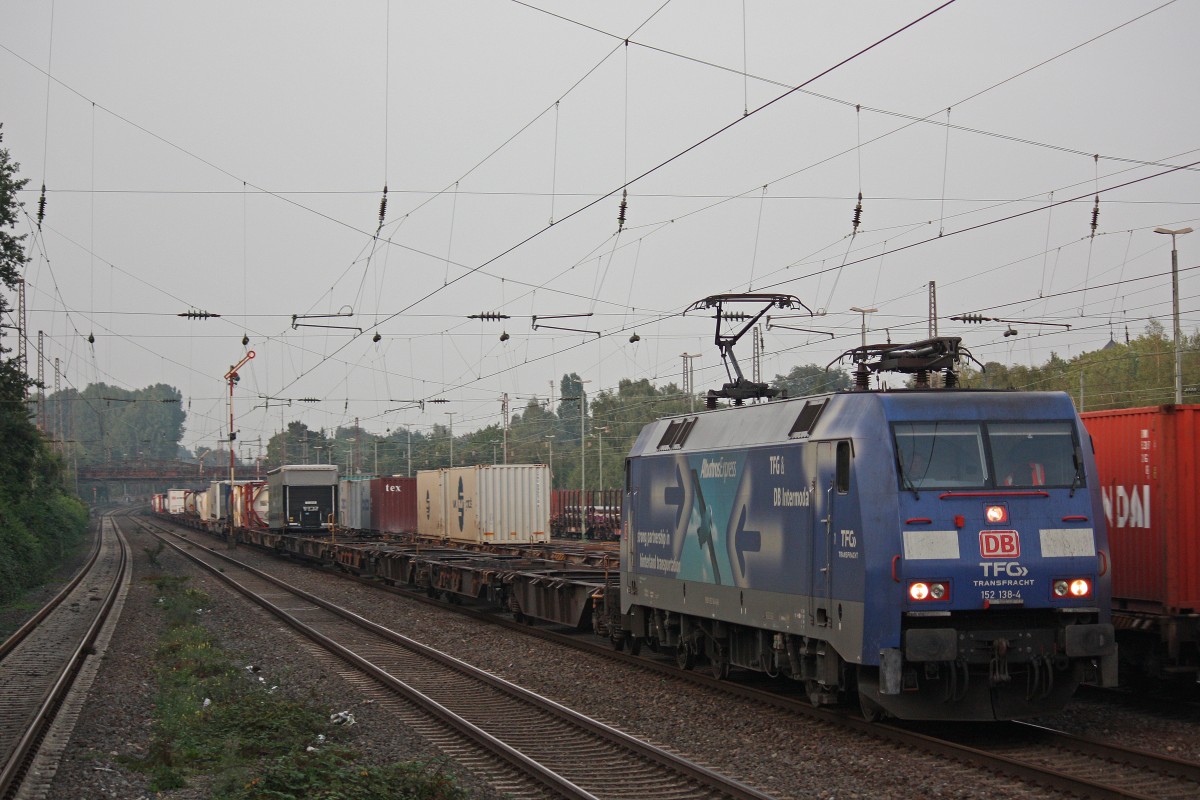 DB 152 138 am 24.9.13 mit einem KLV in Düsseldorf-Rath.