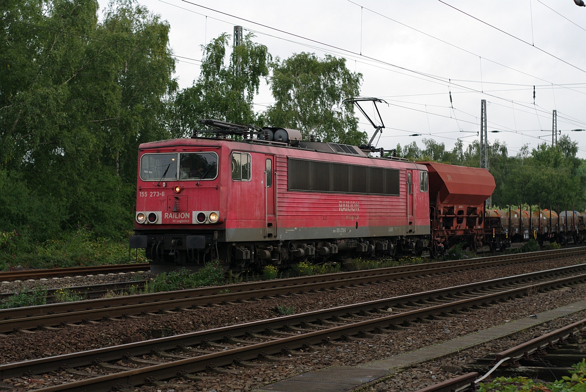 DB 155 273-6 zog am 22.09.2015 im Schneckentempo einen Kurzgüterzug durch Bochum-Riemke