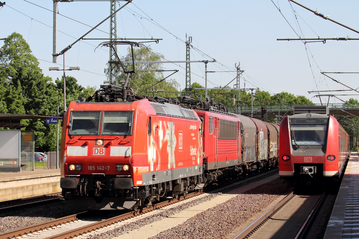 DB 185 142-7 mit RP 155 218-1 in Linsburg 8.5.2018