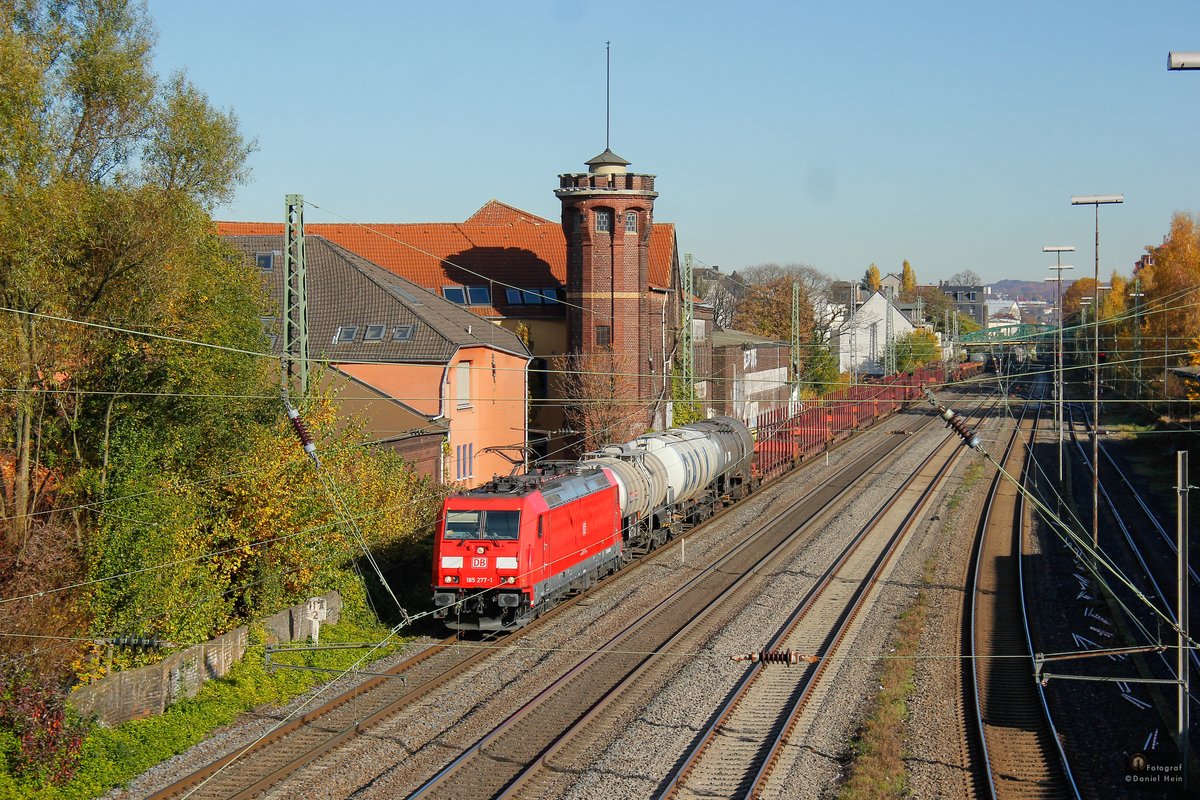 DB 185 277 mit Güterzug in Wuppertal, November 2015.