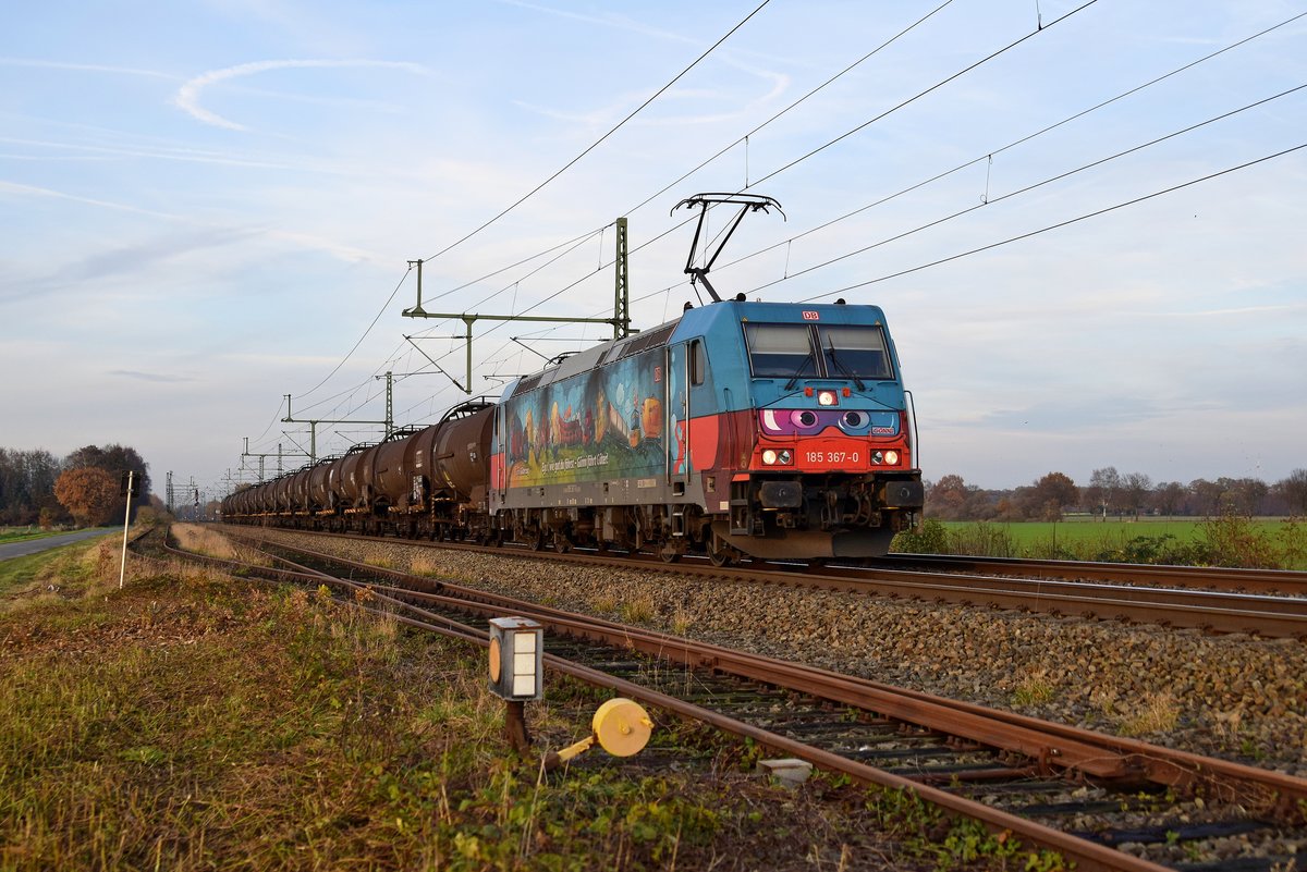 DB 185 367  Günni Güterzug  Egal, wie gut du fährst - Günni fährt Güter!   mit Kesselwagenzug in Richtung Osnabrück (Diepholz, 25.11.2020).