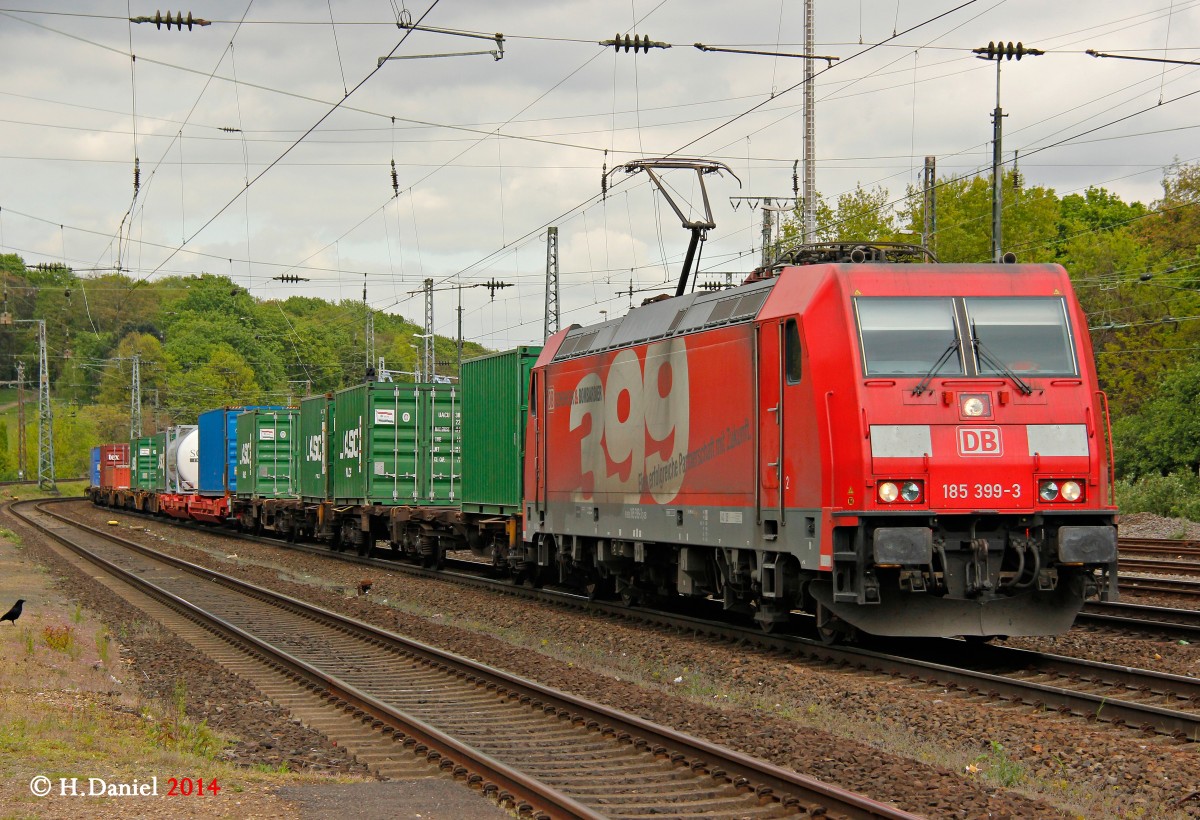 DB 185 399-3  399  mit Containerzug in K�ln West, April 2014.