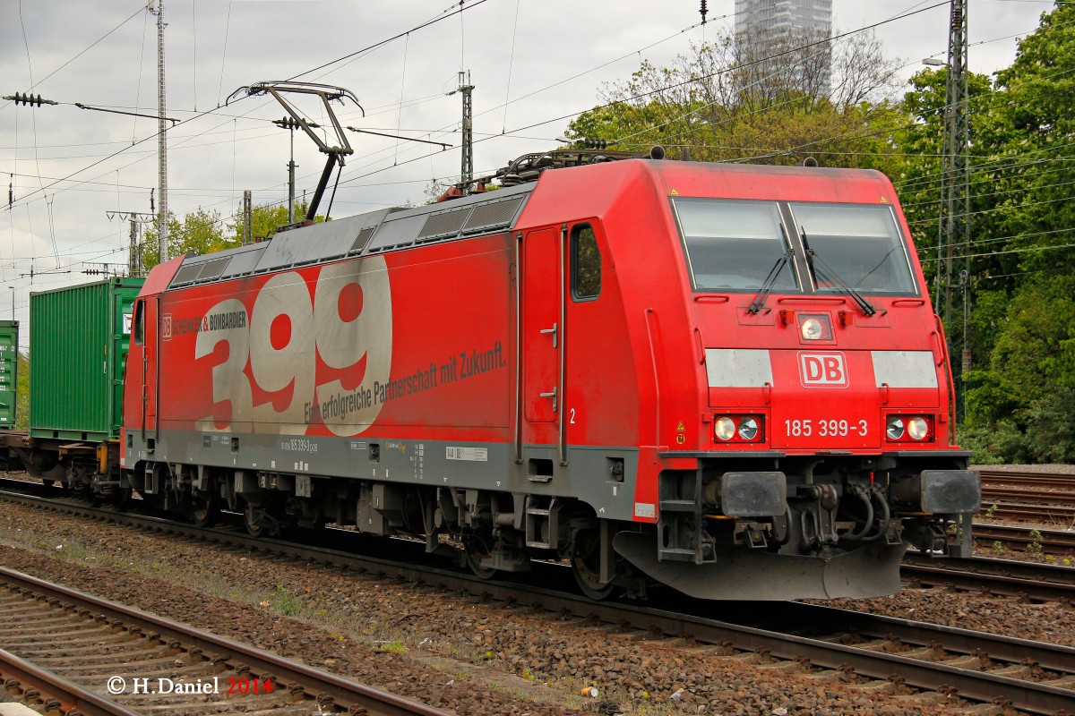 DB 185 399-3 mit Containerzug in K�ln West, April 2014.