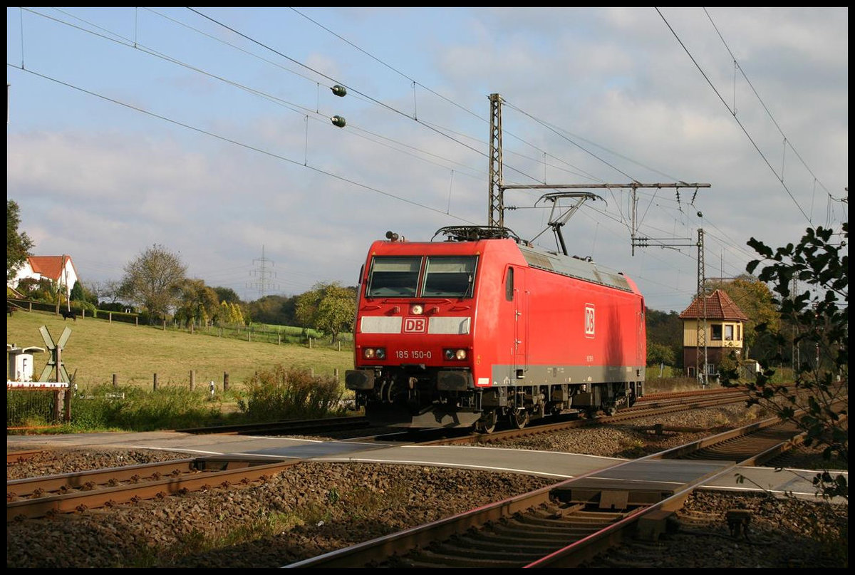 DB 185150-0 kommt hier am 23.10.2007 um 13.40 Uhr solo in Richtung Rheine durch Westerkappeln Velpe.