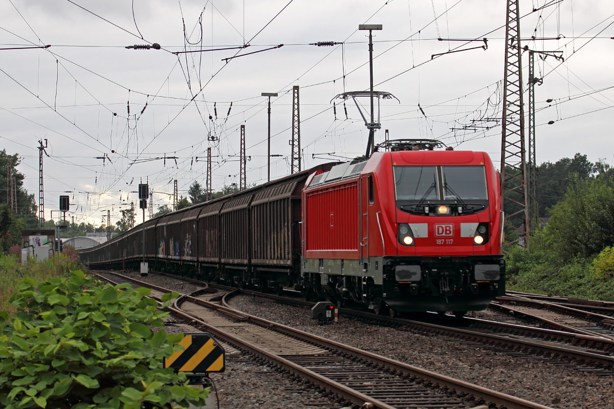 DB 187 117 durchfährt Recklinghausen-Ost 12.7.2017