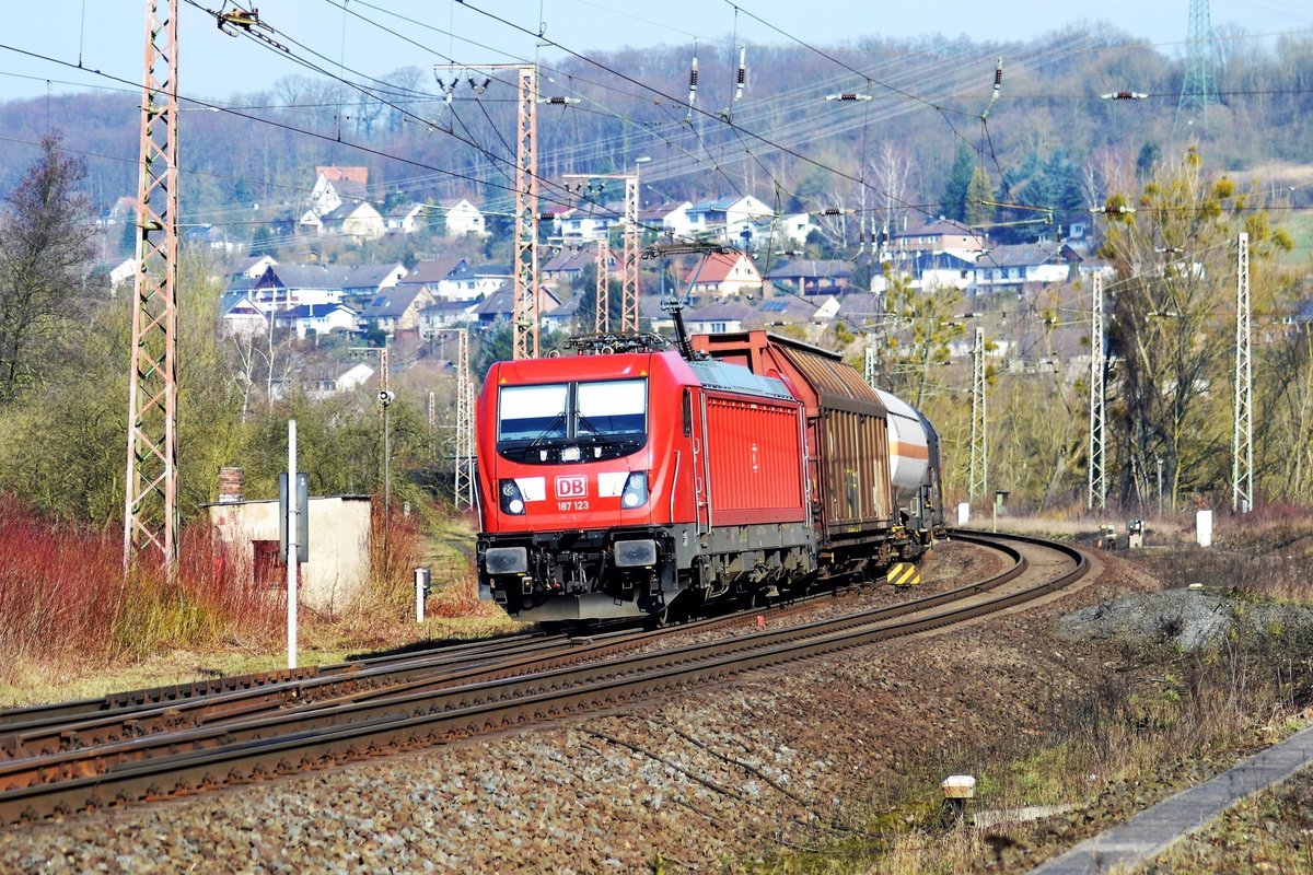 DB 187 123 bei Kreiensen Richtung Göttingen. 20.02.2018.