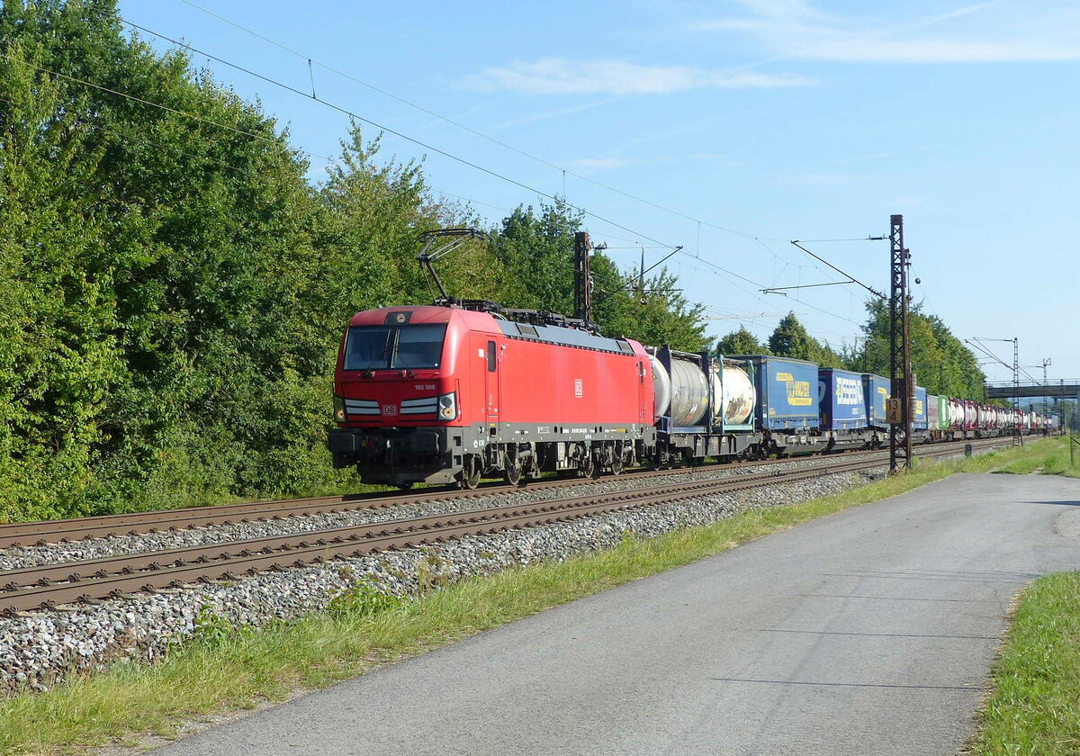 DB 193 308 mit einem KLV Richtung Gemünden, am 25.08.2021 in Thüngersheim.