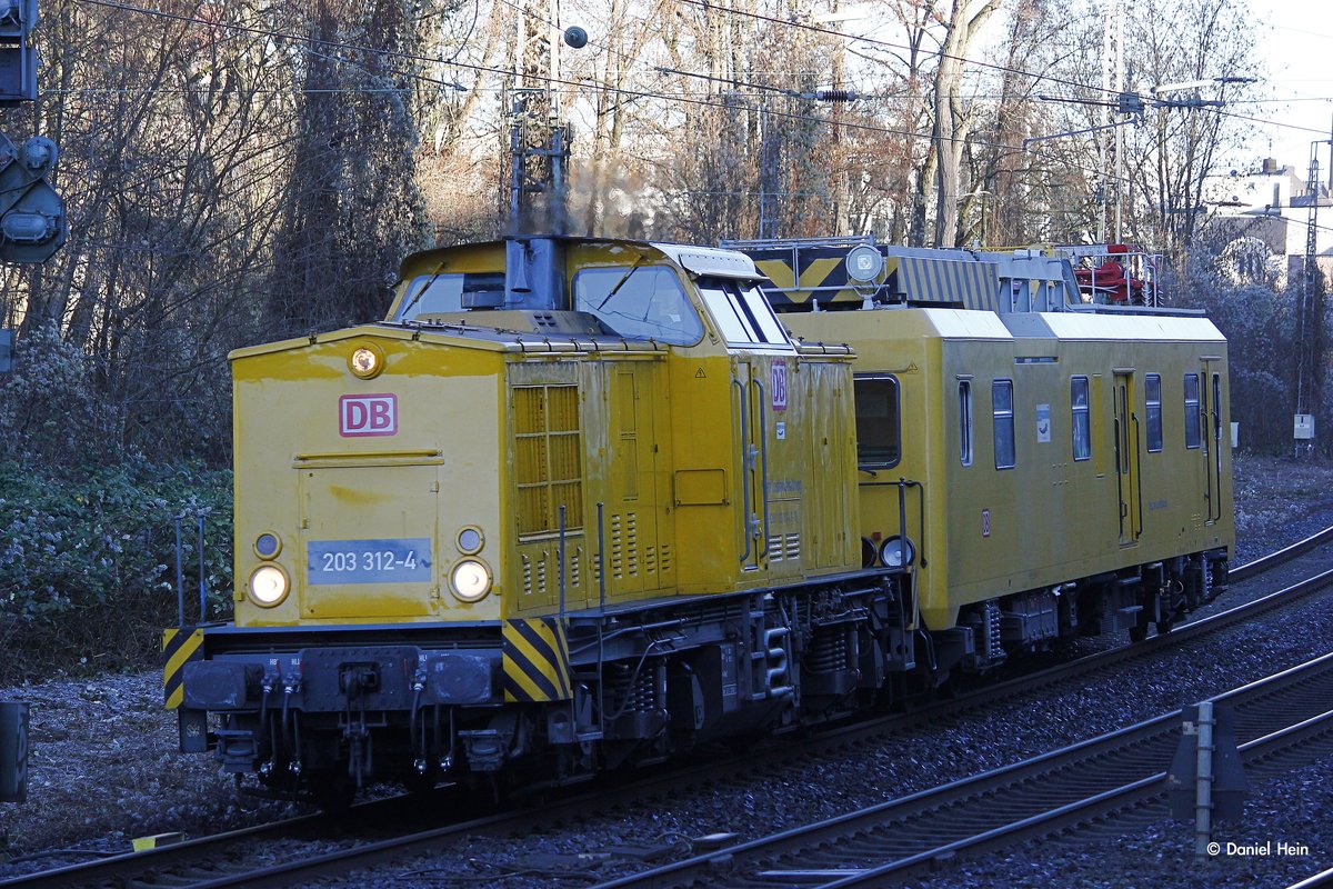 DB 203 312-4 & DB 708 311-4 in Wuppertal, Dezember 2016.