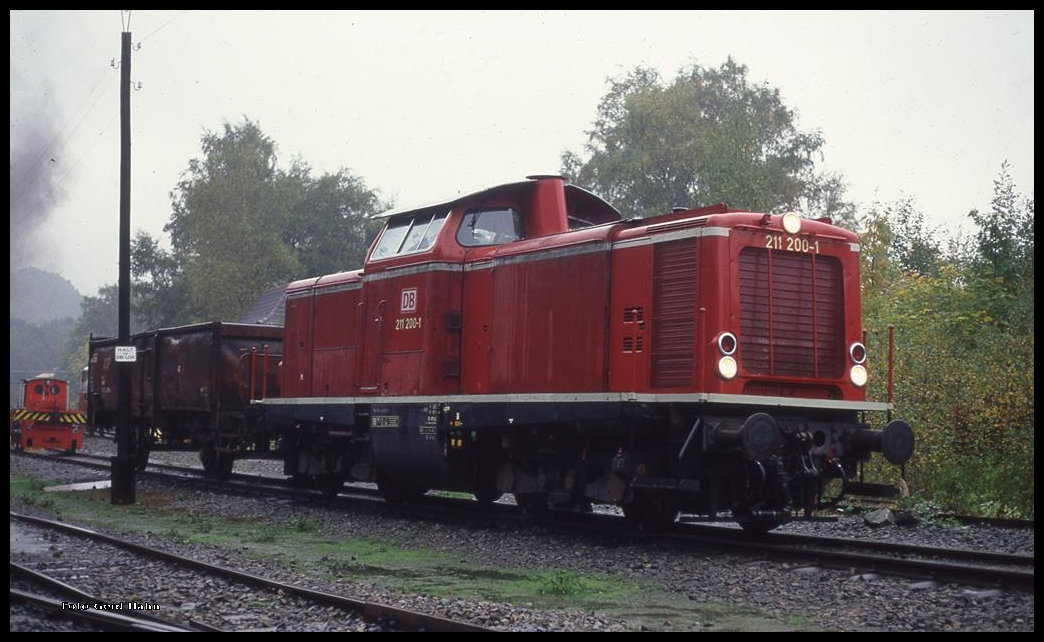 DB 211200 brachte am 3.10.1994 Kohle für eine Dampfzug Veranstaltung zum Zechenbahnhof Piesberg in Osnabrück!