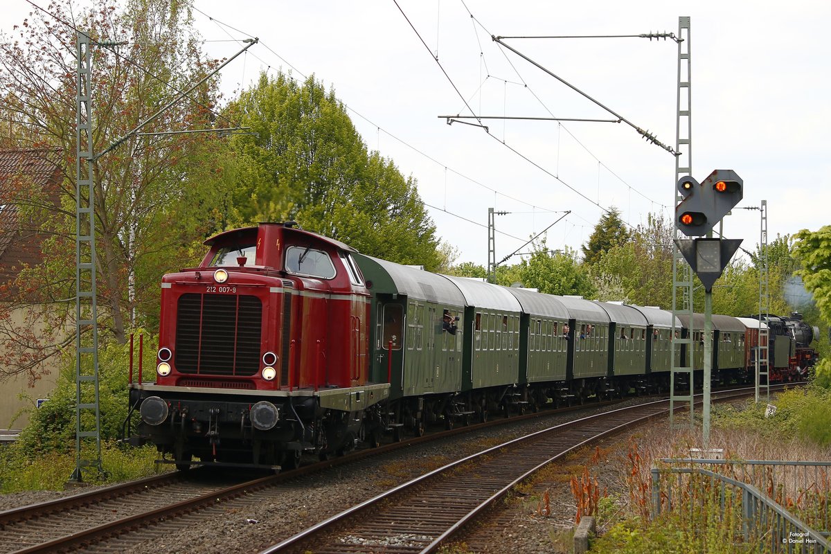 DB 212 007-9 mit Pendelzug in Essen Horst, April 2017.