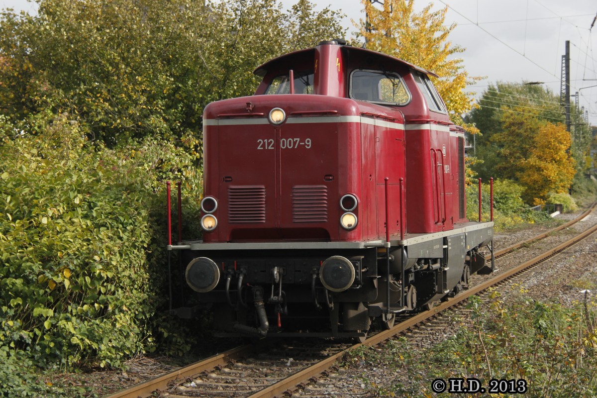 DB 212 007-9 in Oberhausen Osterfeld S�d, Oktober 2013.