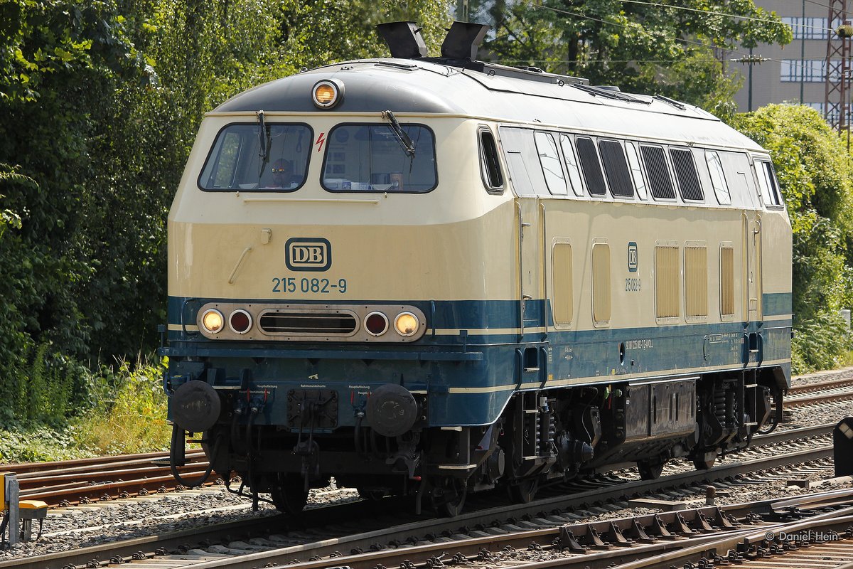 DB 215 082-9  Aggerbahn  in D�sseldorf Rath, Juli 2016.