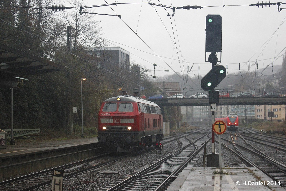 DB 218 439-8 in Wuppertal Hbf, Dezember 2014.