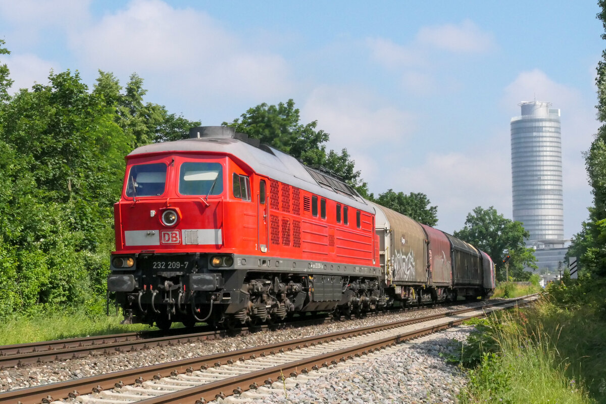 DB 232 209 mit EZ 51617 nach Nürnberg Rbf am 10.07.2021 in Nürnberg-Gleißhammer.
