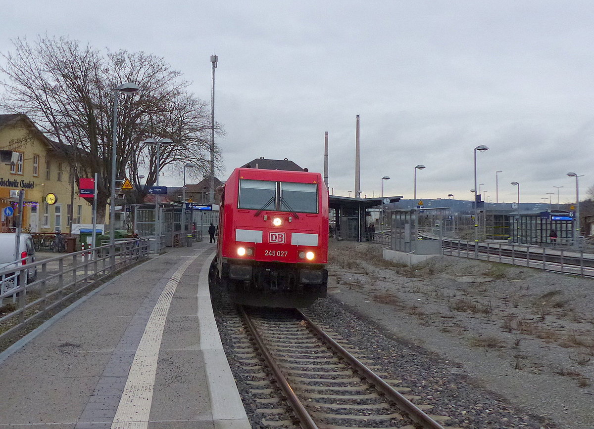 DB 245 027 bespannte am 29.12.2018 ab Gotha den IC 2155 von Köln Hbf