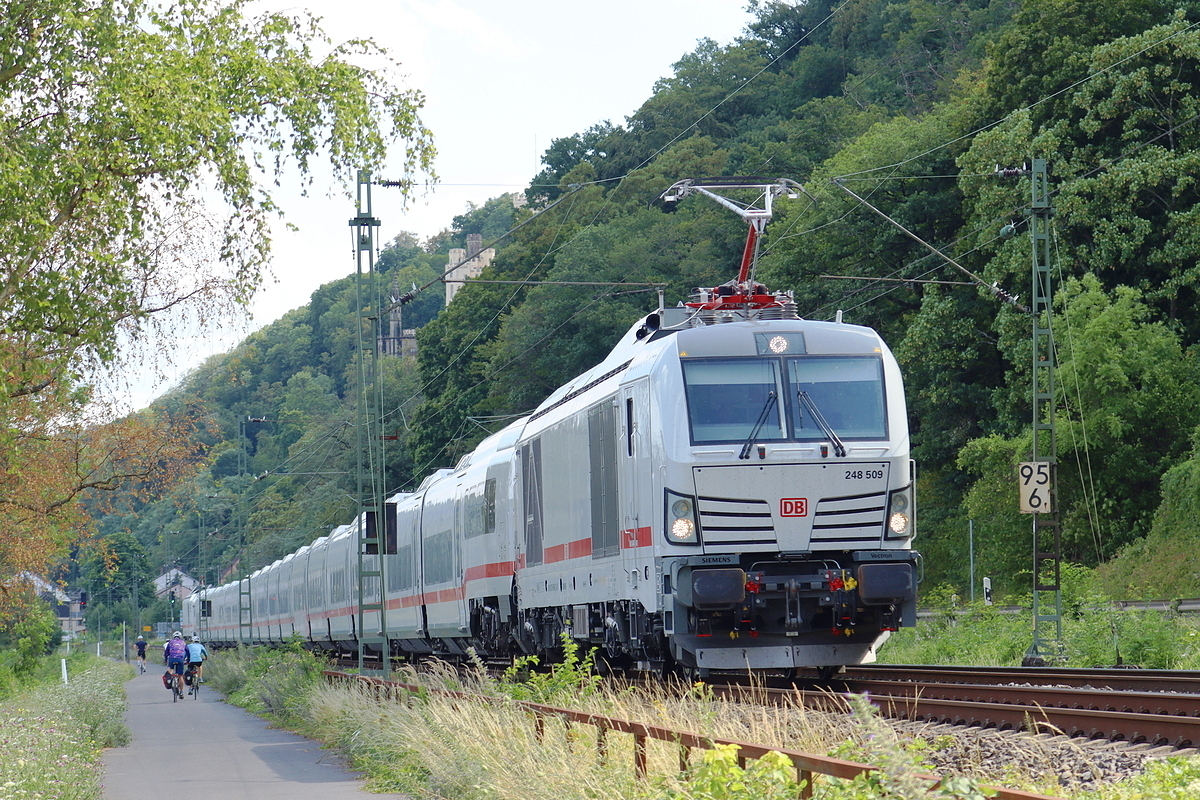 DB 248 509 mit IC 2012 bei Stolzenfels/Koblenz 21.7.2026
