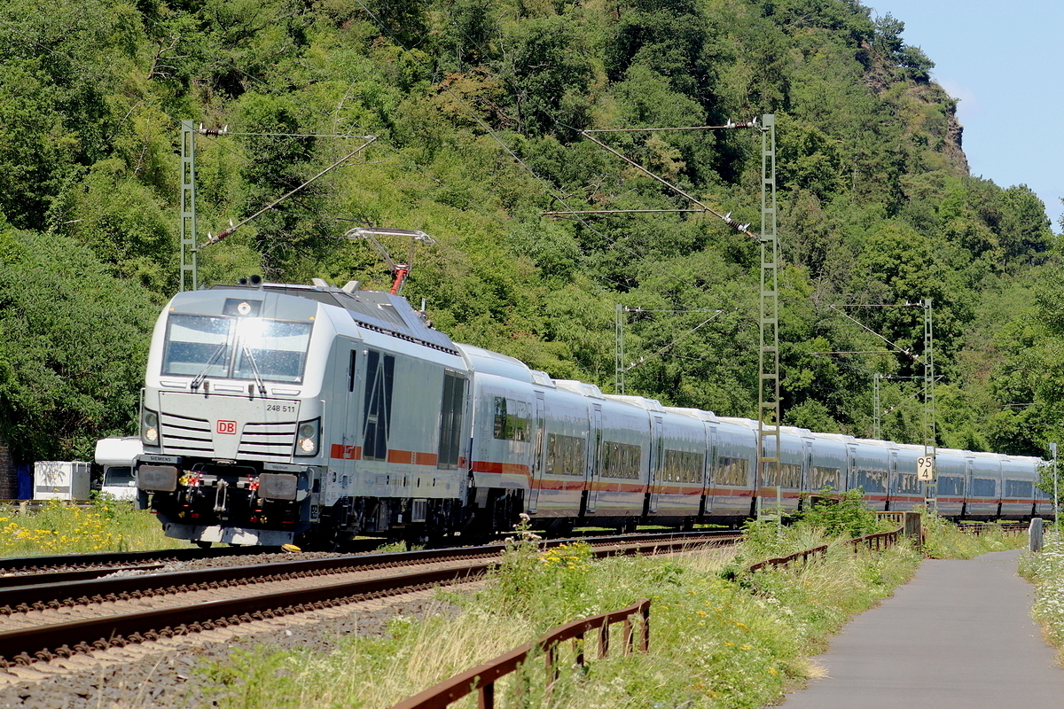 DB 248 511 mit IC 2013 bei Stolzenfels/Koblenz 21.7.2026