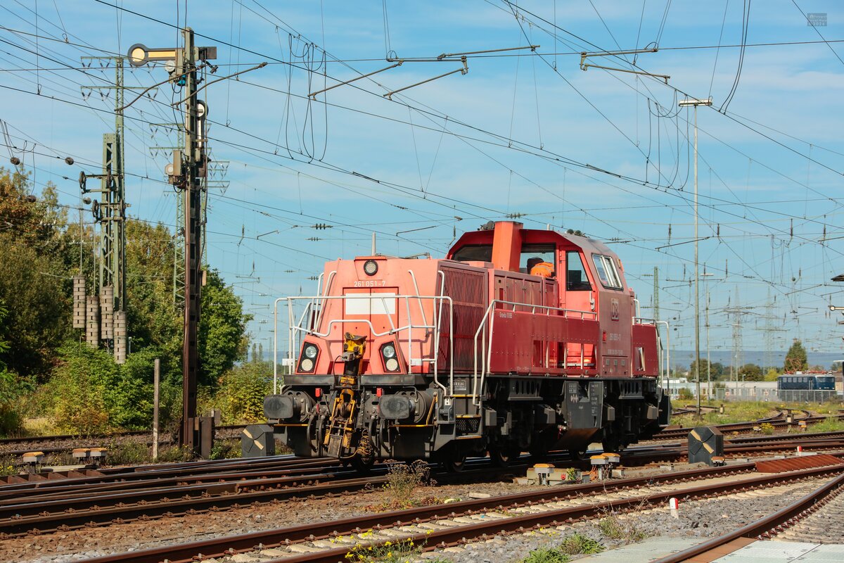 DB 261 051-7 in Koblenz L�tzel, September 2026.