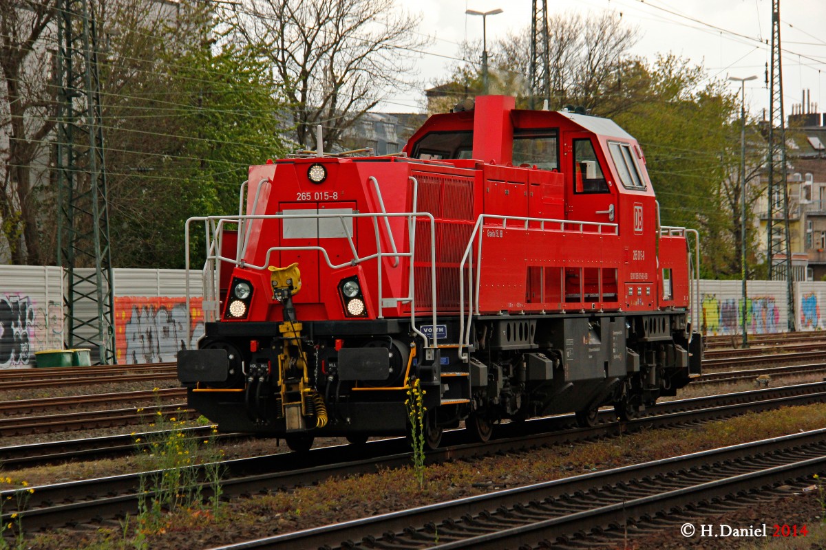 DB 265 015-8 in K�ln West, April 2014.