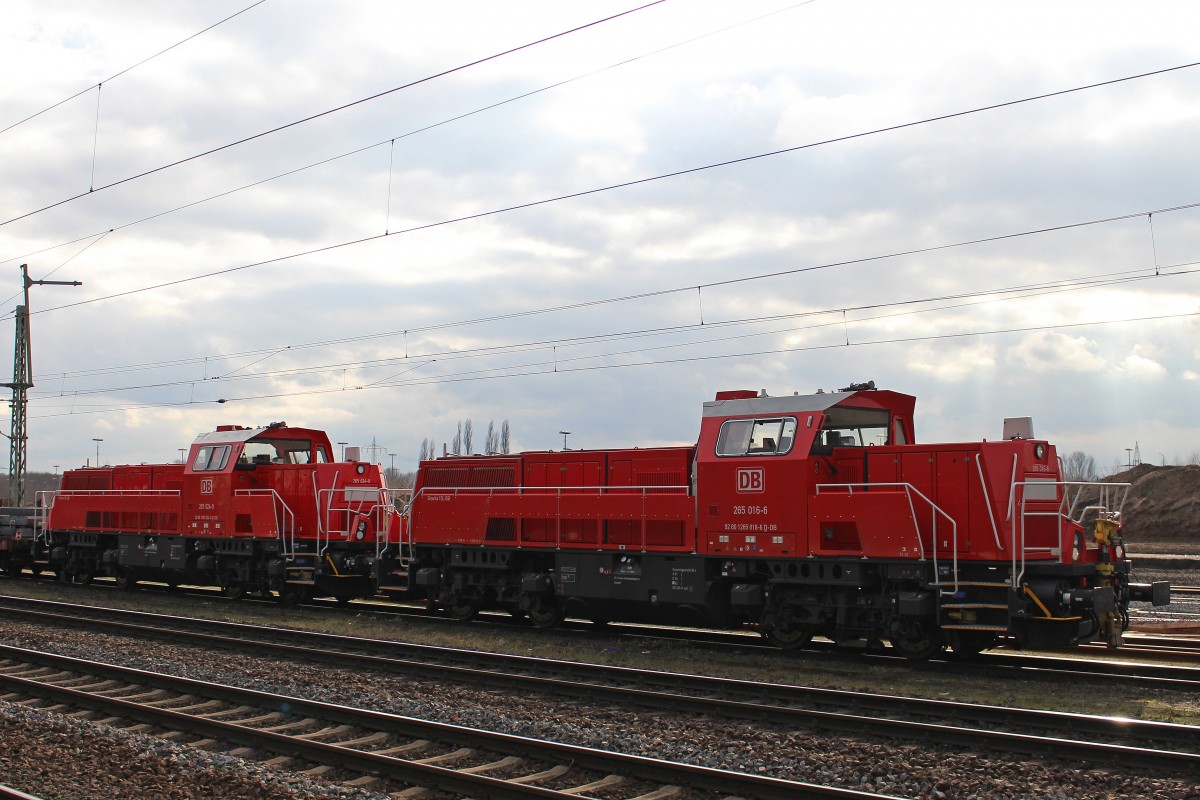 DB 265 016+265 024 am 28.2.14 beim Kopf machen in Duisburg-Bissingheim.