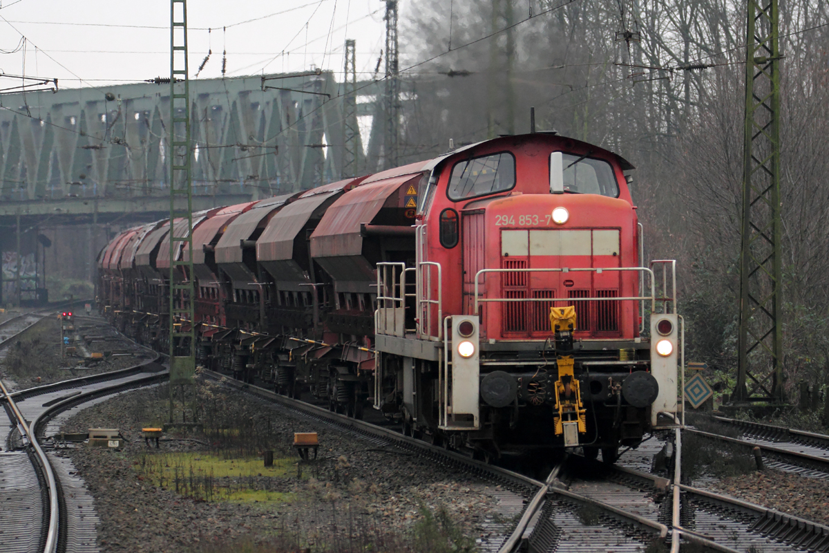 DB 294 853-7 durchfährt Recklinghausen-Süd 23.12.2017