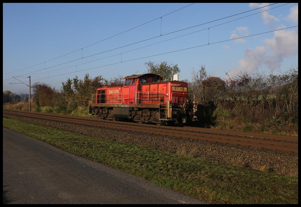 DB 295572-3 ist hier am 5.11.2020 um 9.57 Uhr solo bei Ibbenbüren Laggenbeck nach Salzbergen unterwegs.