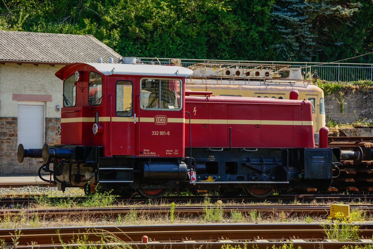 DB 332 901-8 Köf in Linz am Rhein, Juni 2022.