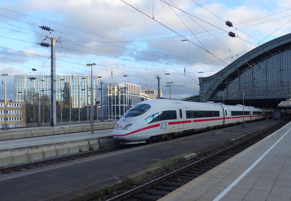 DB 406 003-4  Mannheim  als ICE 125  ICE International  von Amsterdam Centraal nach Frankfurt (M) Hbf, am 21.12.2019 in Köln Hbf.