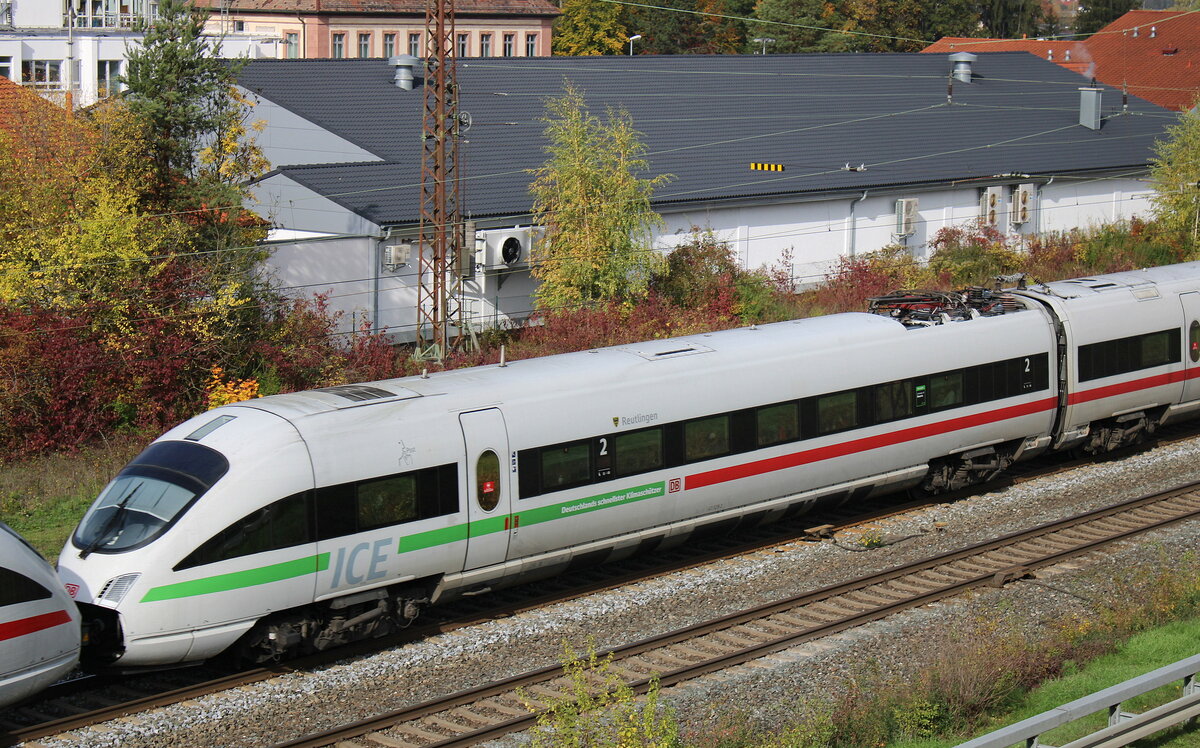 DB 411 528  Reutlingen  als ICE 91 von Dortmund Hbf nach Wien Hbf, am 17.10.2022 in Karlstadt (M).