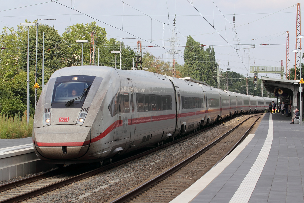 DB 412 009 (812 009-9) in Castrop-Rauxel 17.7.2019 