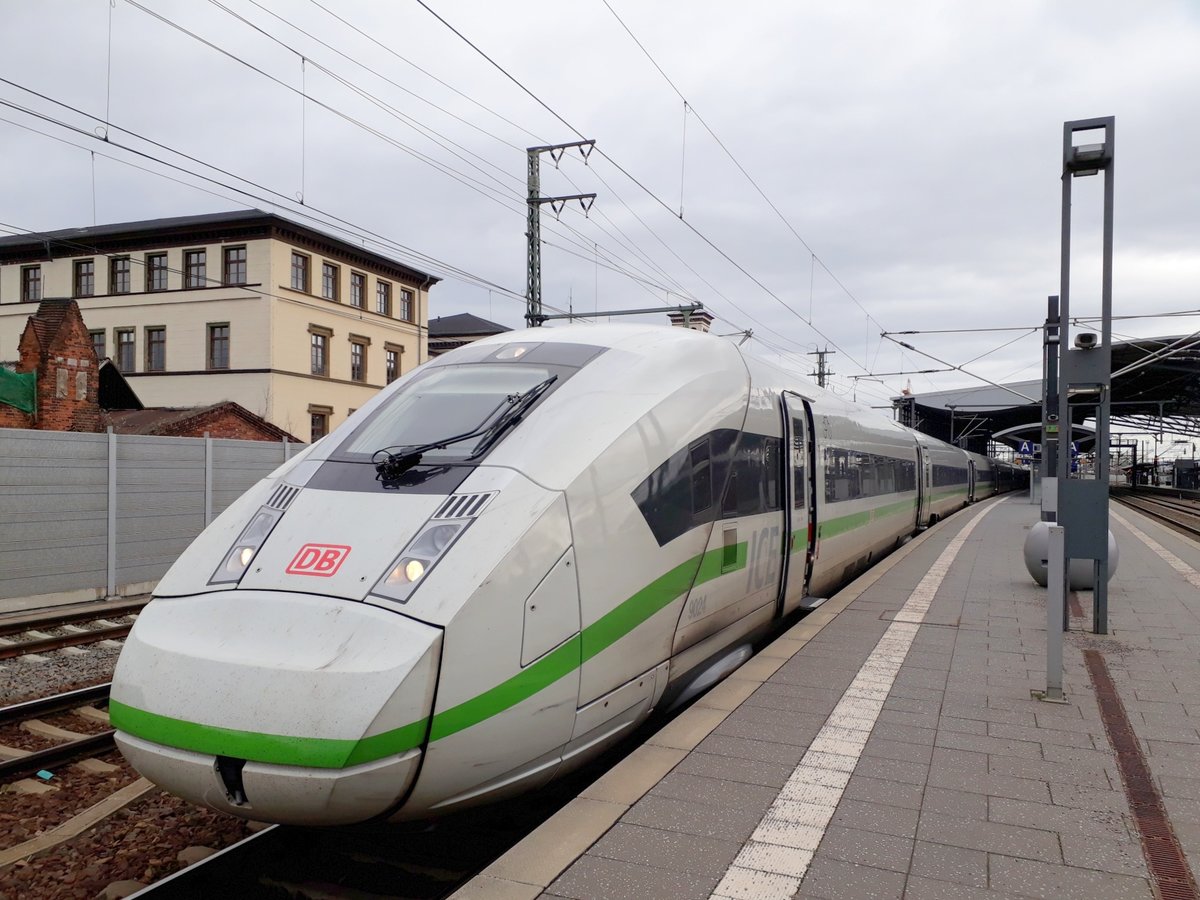 DB 412 024 (Tz 9024) als ICE 505 von Berlin Hbf (tief) nach München Hbf, am 17.03.2019 in Erfurt Hbf.