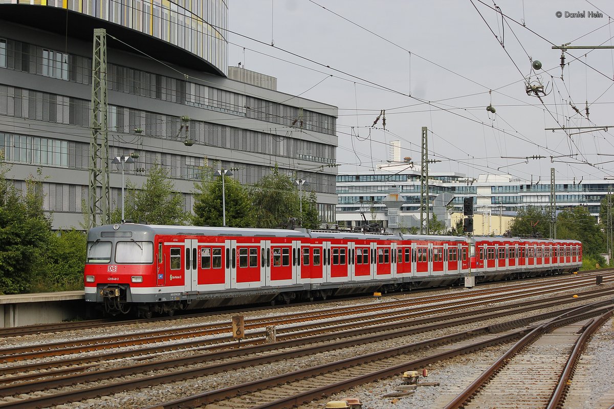 DB 420 948-2 in M�nchen Heimeranplatz, Juli 2016.