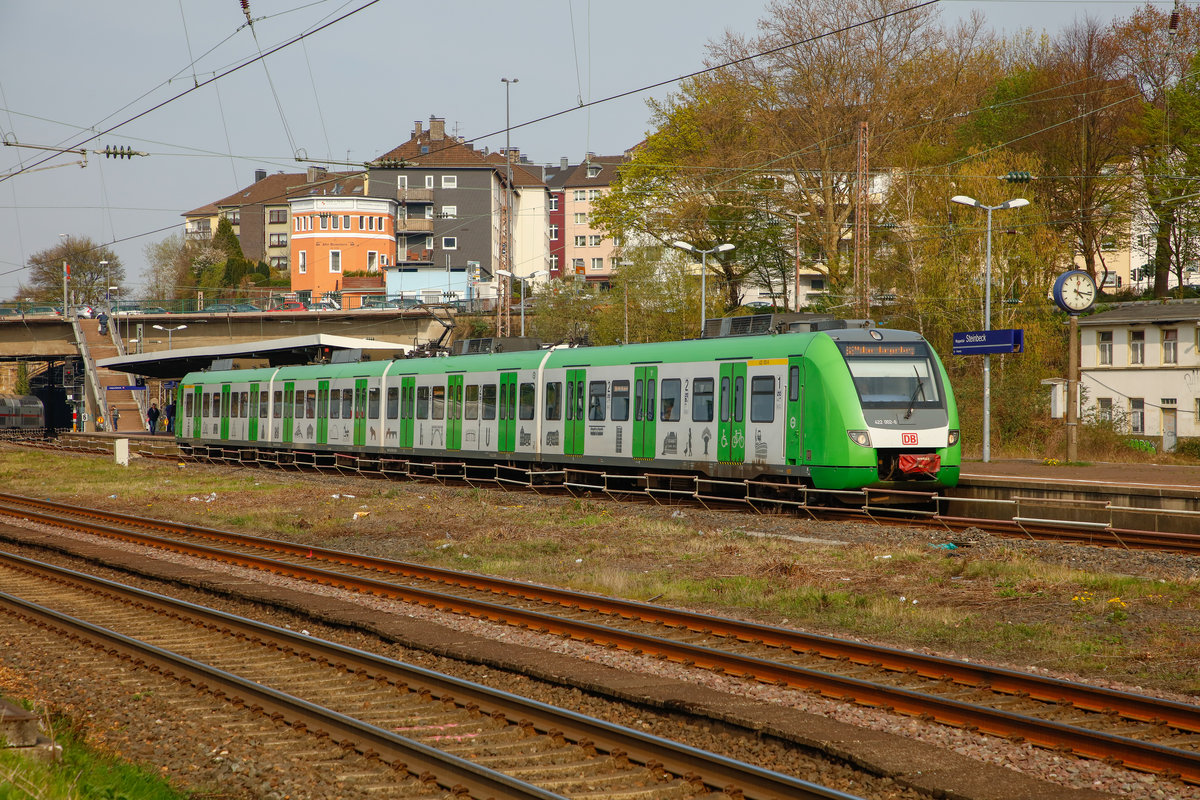 DB 422 002-6 als S9 in Wuppertal, April 2019.