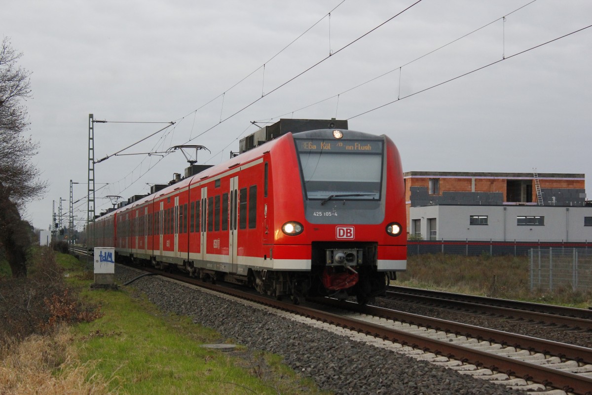 DB 425 105-4 als RE6a nach K�ln/Bonn Flughafen in Neuss Allerheiligen, Dezember 2015.